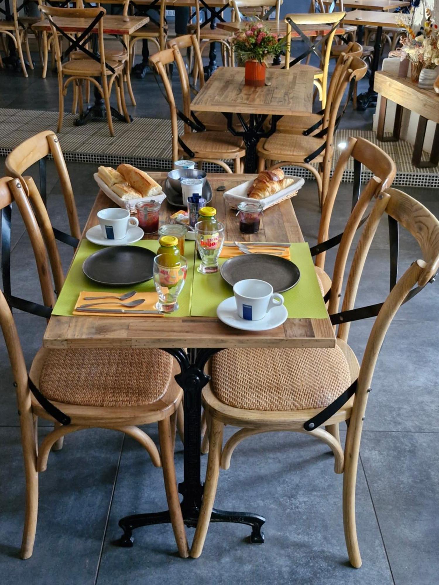 Chambres d'hôtes du Bistrot d'ici Saint-Saturnin  Extérieur photo